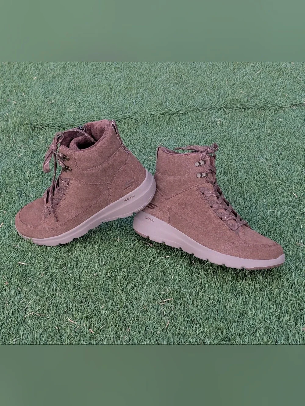 Skechers On-the-GO Glacial Ultra Serene Dream Boots Brown Suede Women 7.5